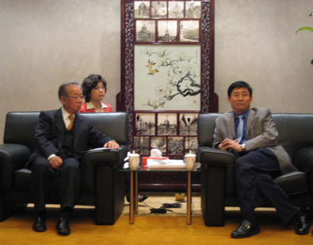 Japanese delegation visits Expo Bureau