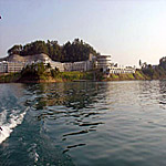 Tachee Island Holiday Hotel