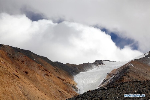 Winter scenery of "Qiyi" Glacier in NW China's Gansu