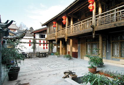 Brook and Bridge Inn ,Lijiang
