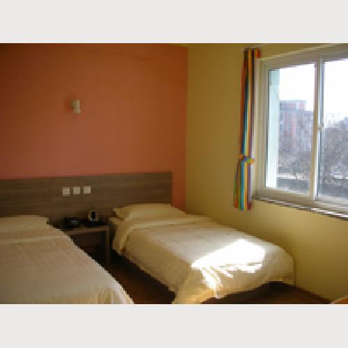 Standard twin Room with bathroom, TV, air-conditioning
