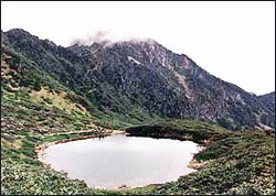The Horse-washing Pond in the Cangshan Mountains 