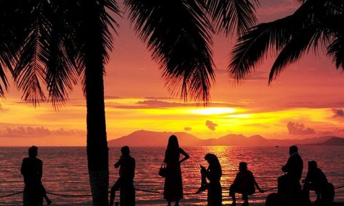 Enjoy sunset in Sanya