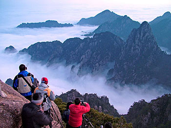 Huangshan Mountain Chinese tourists