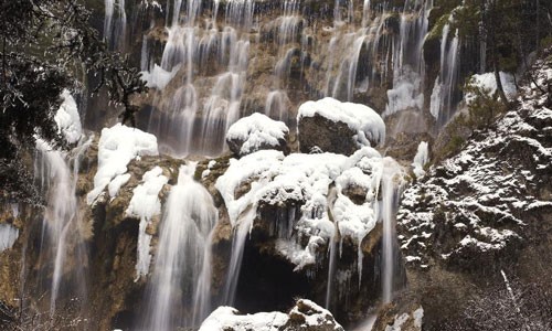Icefall tourism festival opens at Nuorilang Waterfall scenic area