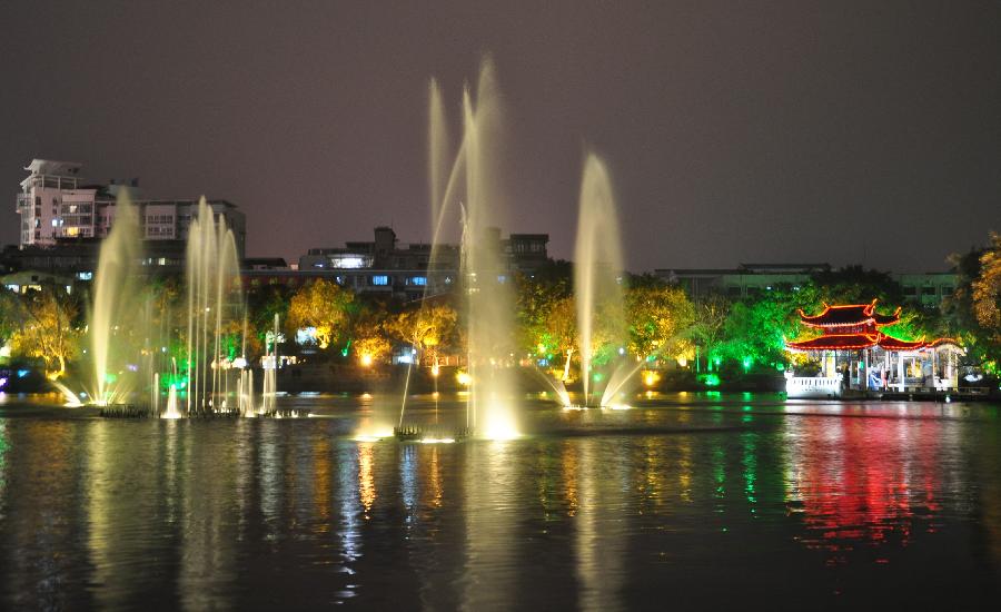 Night view of Ronghu Lake in China's Guilin