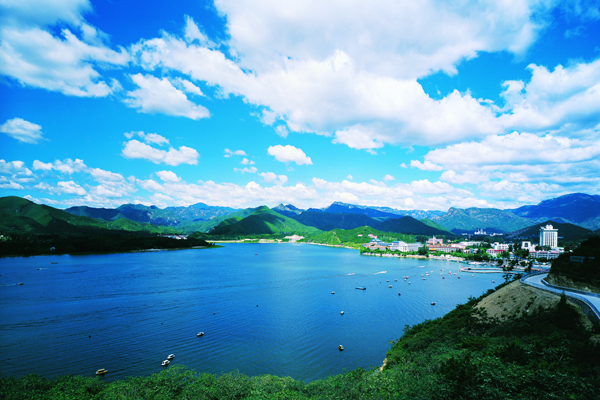 Yanqi Lake, where the geese soar