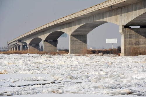 Yellow River's main stream covered by floating ice