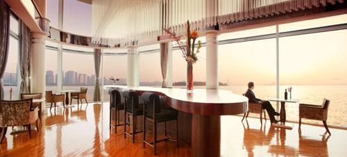 Crowne Plaza Club Lounge
